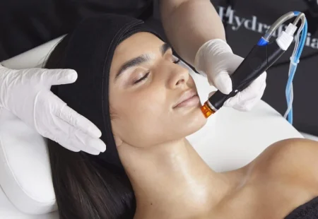 Someone receiving HydraFacial in Melbourne